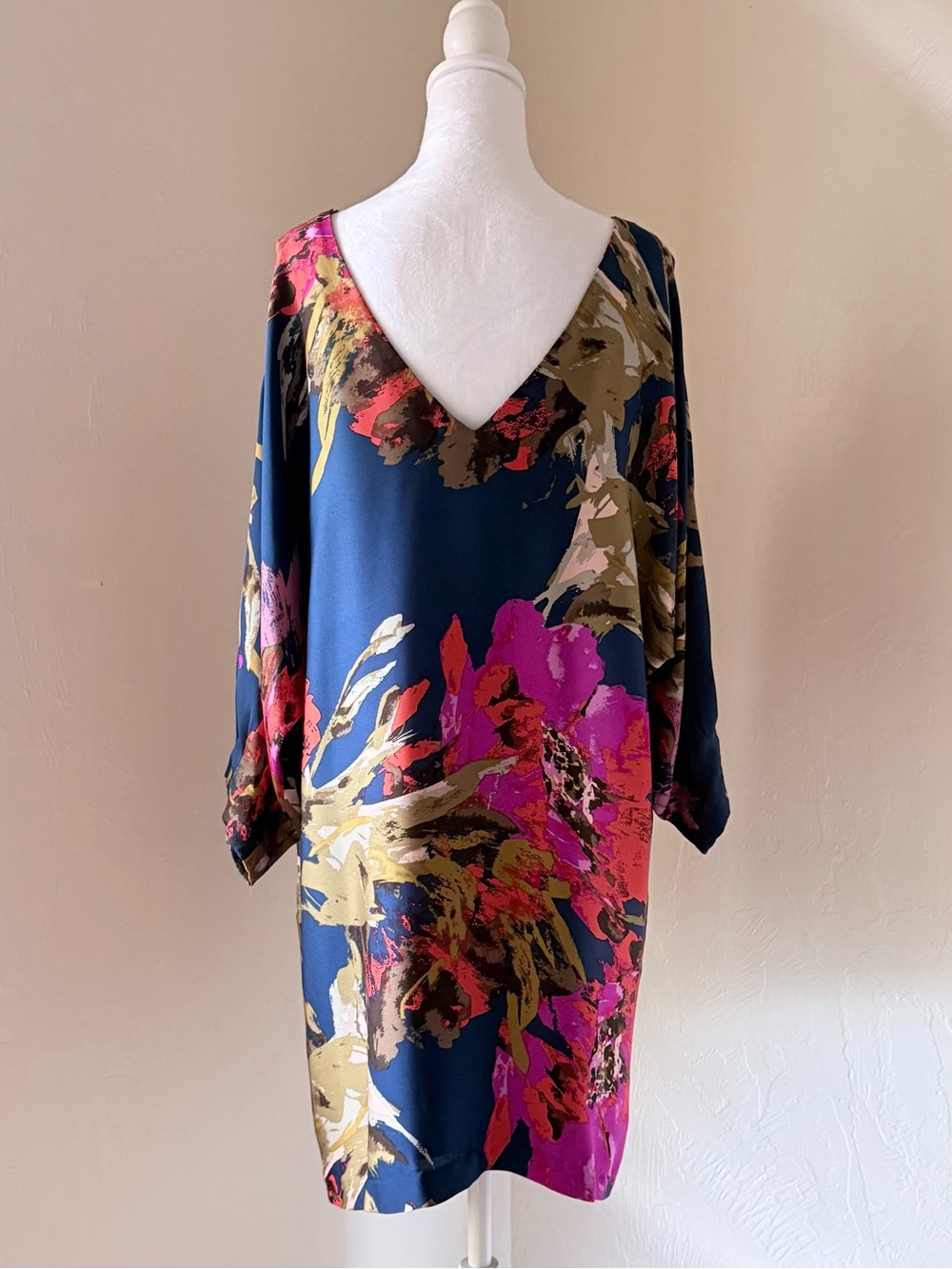 Trina Turk Navy Blue Silk Satin Caftan Style V-Back Floral Print Midi Dress M - Picture 5 of 14